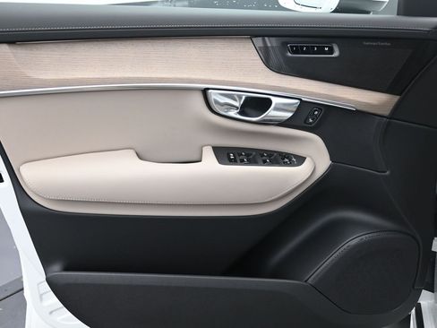 New 2026 Volvo XC90 B6 Plus AWD/4WD image 5