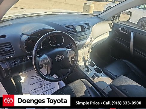 Used 2010 Toyota Highlander SE image 11