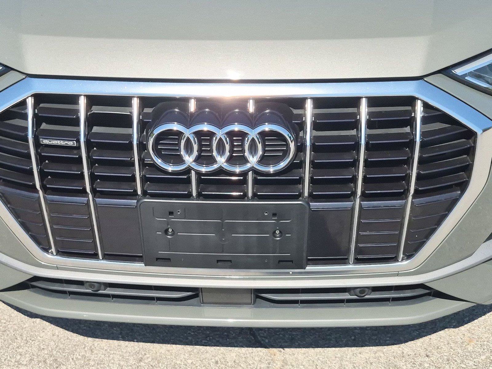 Used 2020 Audi Q3 2.0T Premium Plus w/ Premium Plus Package AWD/4WD image 14