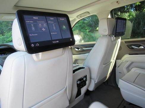 Used 2021 GMC Yukon XL Denali w/ Denali Premium Package RWD image 14