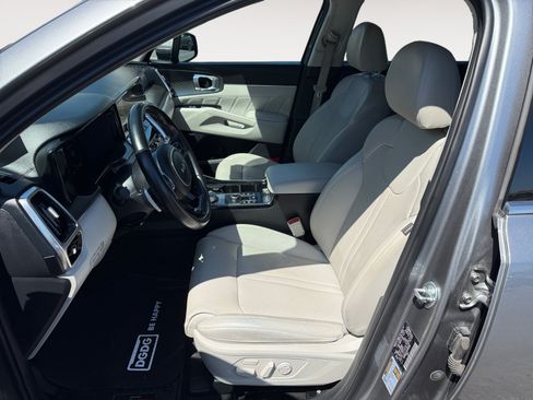 Used 2022 Kia Sorento SX Prestige w/ Panoramic Sunroof Package AWD/4WD image 10