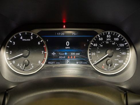 Certified 2022 Nissan Sentra SR w/ Midnight Edition image 16