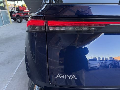 Used 2023 Nissan Ariya FWD image 14
