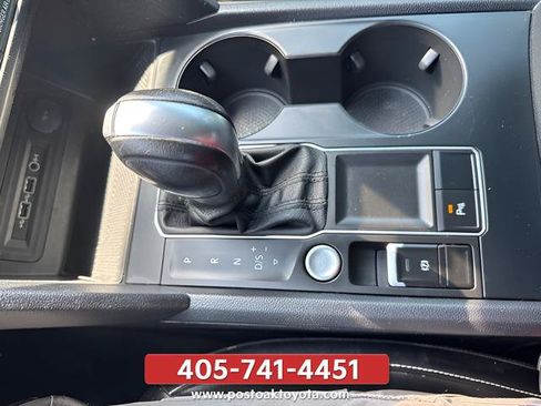 Used 2020 Volkswagen Atlas Cross Sport SE w/ Panoramic Sunroof Package FWD image 23