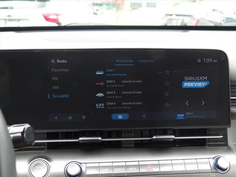 Used 2025 Hyundai Kona SEL FWD image 12