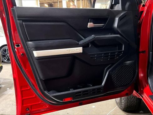 Used 2024 Toyota Tacoma TRD Off-Road image 22