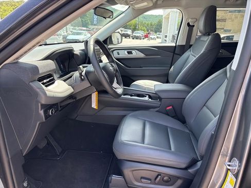 New 2026 Ford Explorer Active w/ Active Comfort Package AWD/4WD image 9