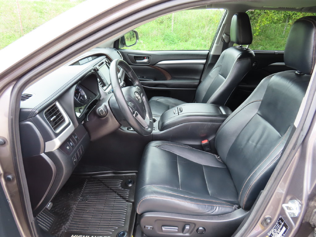 Used 2017 Toyota Highlander XLE AWD/4WD image 27