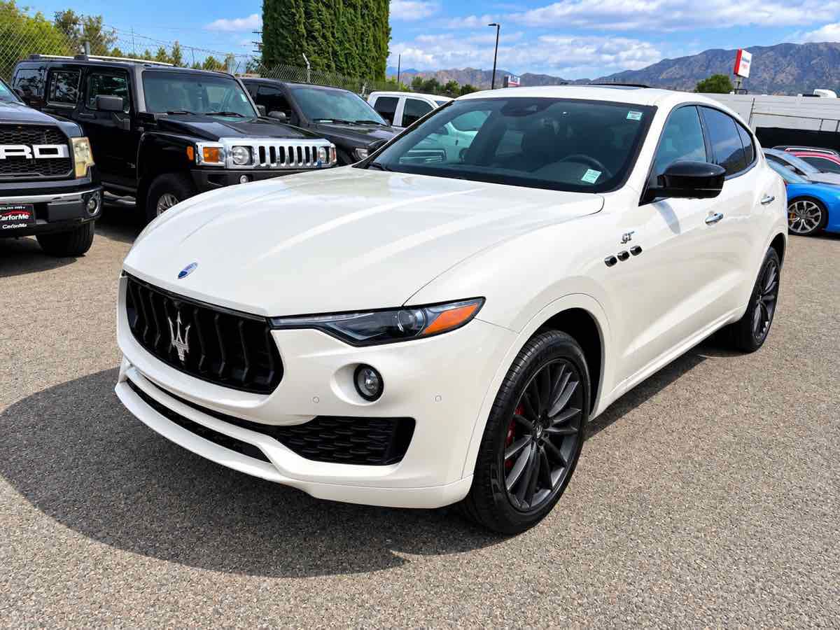 Used 2024 Maserati Levante GT Ultima AWD/4WD image 3