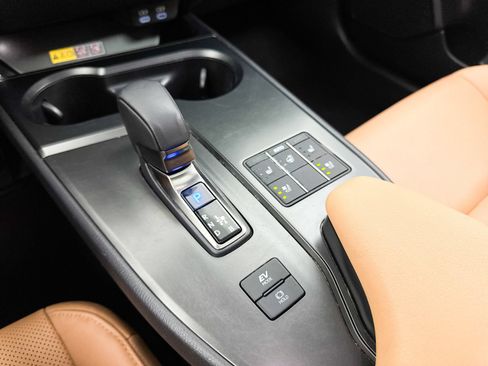 Used 2025 Lexus UX 300h FWD w/ Accessory Package (Z1) image 24