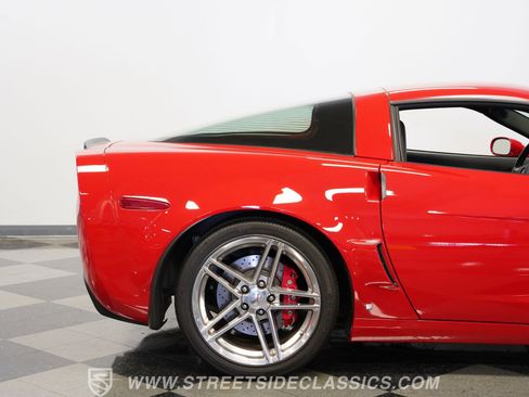 Used 2007 Chevrolet Corvette Z06 w/ Preferred Equipment Group RWD image 30