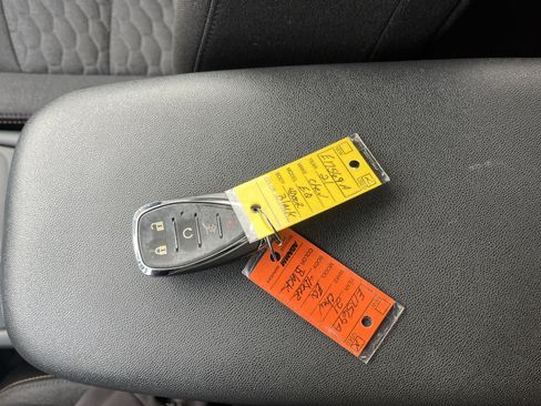 Used 2021 Chevrolet Equinox LT image 30