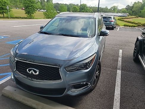 Used 2019 INFINITI QX60 Luxe w/ Essential Package image 2