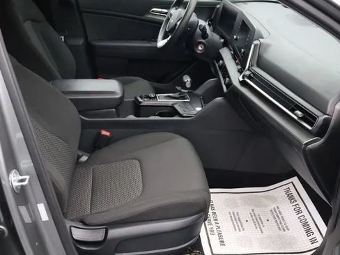 Used 2024 Kia Sportage LX FWD image 16
