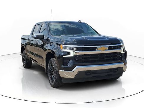 Used 2022 Chevrolet Silverado 1500 LT AWD/4WD image 2