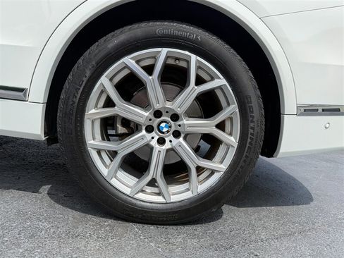 Used 2023 BMW X7 xDrive40i w/ Premium Package AWD/4WD image 33