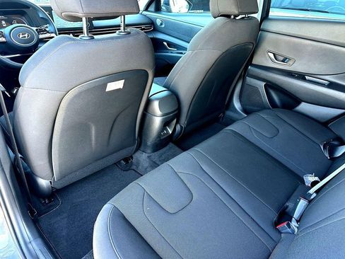 Used 2024 Hyundai Elantra SE image 20