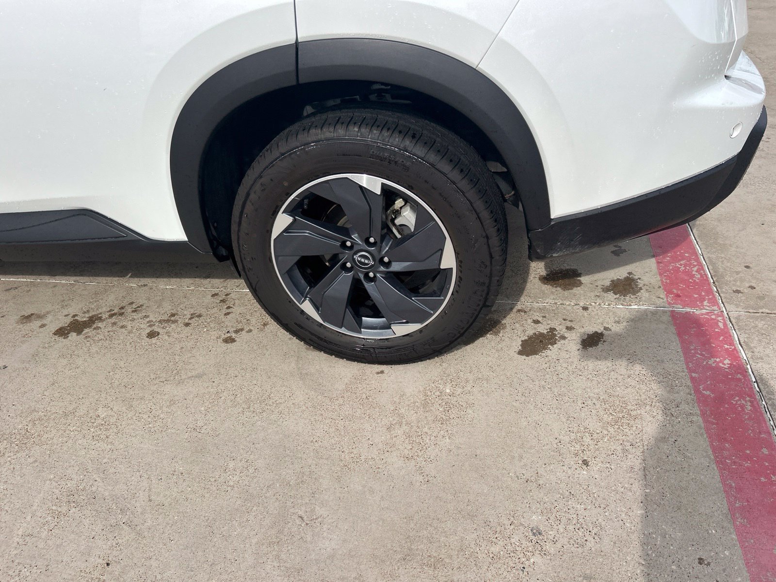 Used 2024 Nissan Rogue SV FWD image 14