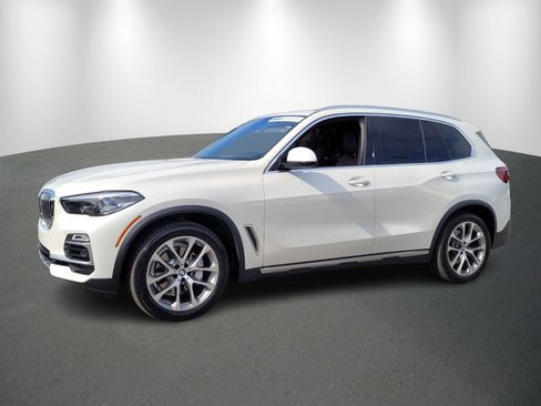 Used 2021 BMW X5 xDrive40i w/ Premium Package image 3