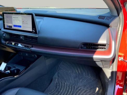 Used 2024 Toyota Prius Prime FWD image 19