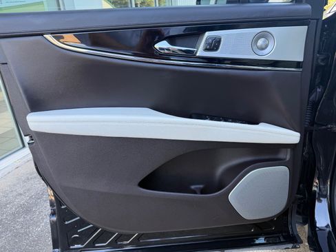 Used 2022 Lincoln Nautilus Black Label w/ Class II Trailer Tow Package image 8