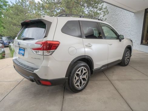 Used 2023 Subaru Forester Premium AWD/4WD image 6