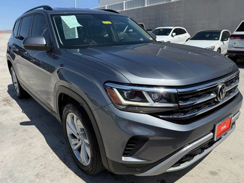 Used 2021 Volkswagen Atlas SE w/ Towing Package FWD image 2