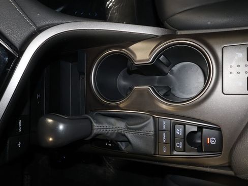 Used 2023 Toyota Camry XSE image 13