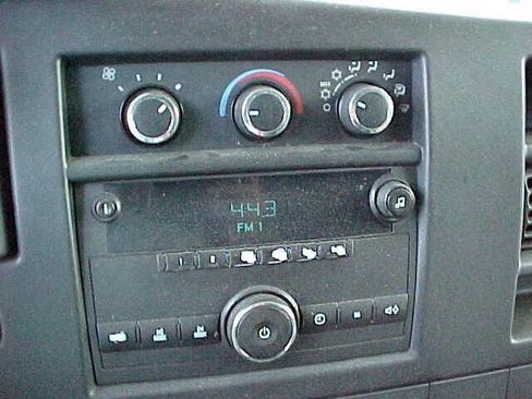 Used 2011 Chevrolet Express 3500 RWD image 14