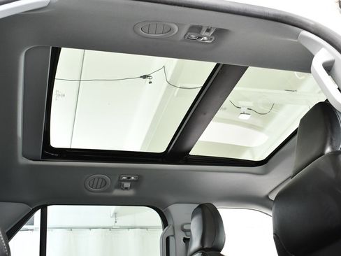 Used 2023 Ford Explorer XLT w/ Equipment Group 202A image 18