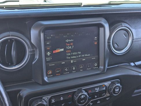 Used 2020 Jeep Gladiator Overland AWD/4WD image 25