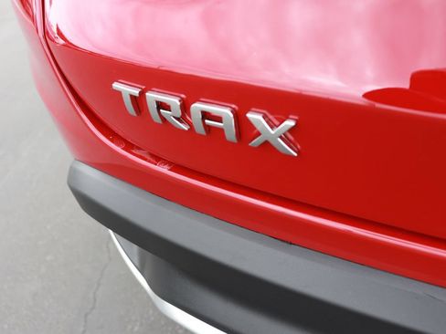 Used 2026 Chevrolet Trax LT FWD image 6