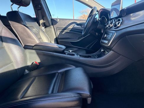 Used 2019 Mercedes-Benz GLA 250 4MATIC image 13