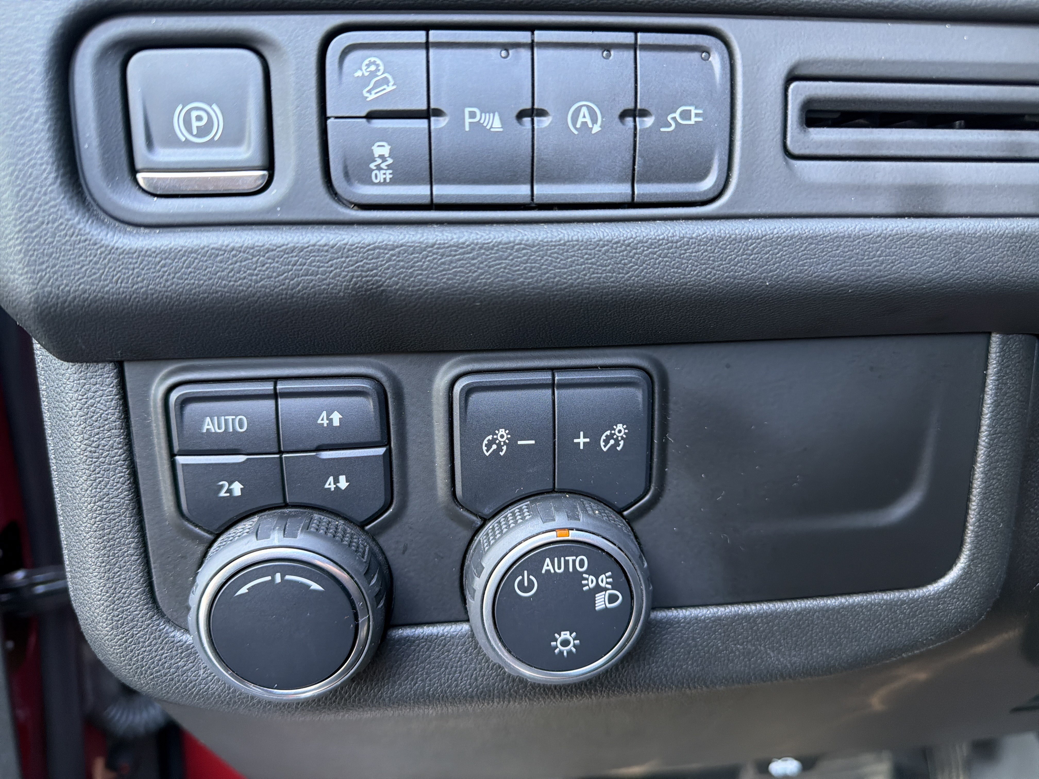 Used 2021 Chevrolet Tahoe Z71 AWD/4WD image 18
