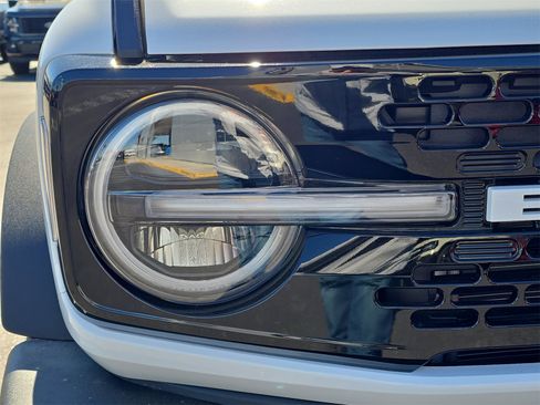 New 2025 Ford Bronco Outer Banks w/ Black Appearance Package image 7