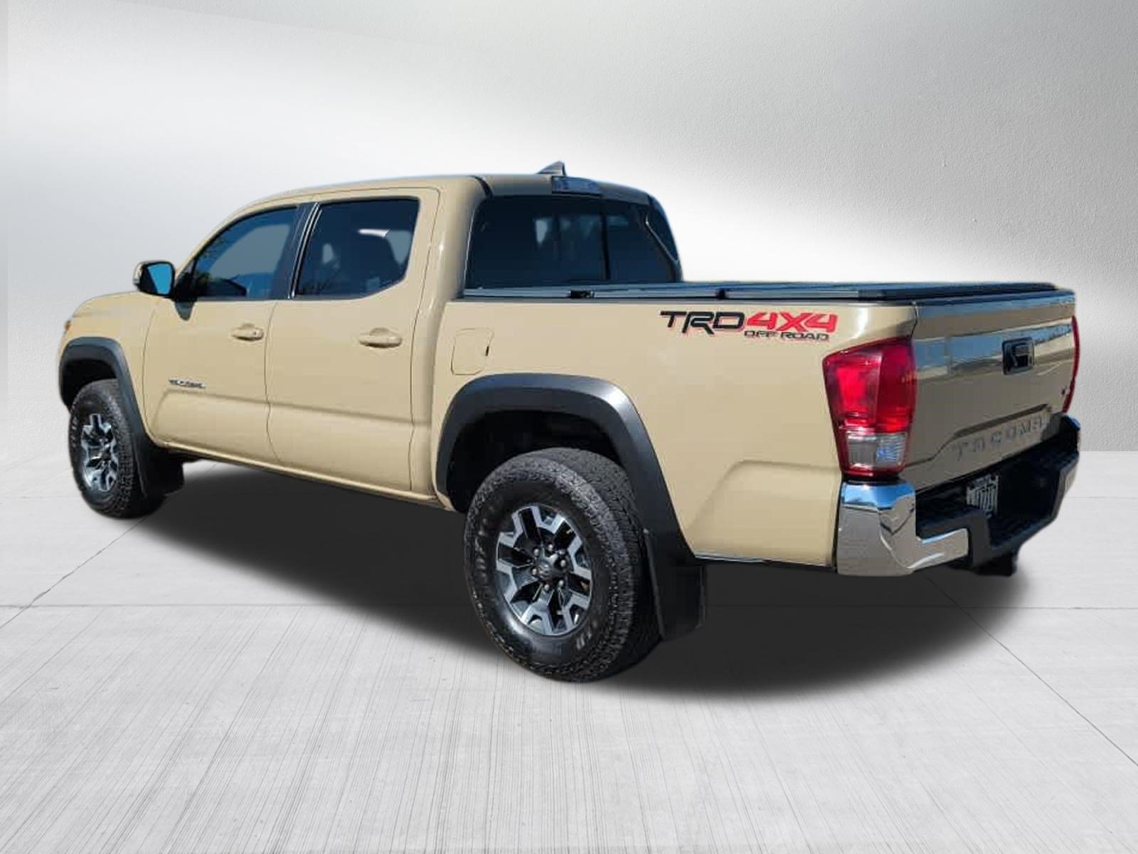 Used 2017 Toyota Tacoma TRD Off-Road w/ Tow Package (A/T) AWD/4WD image 4