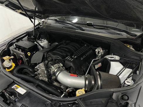 Used 2016 Jeep Grand Cherokee SRT image 28