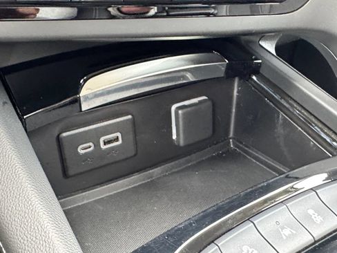 Used 2023 Buick Envision Preferred AWD/4WD image 28