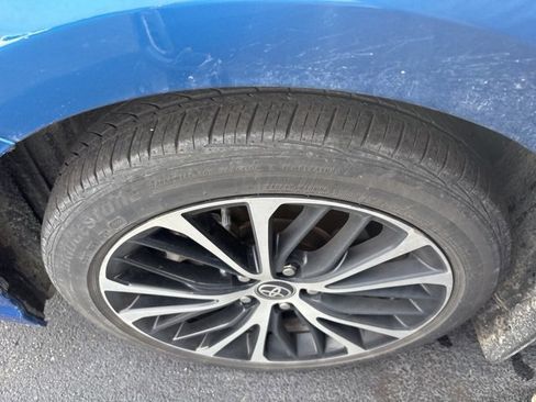 Used 2020 Toyota Camry SE image 11