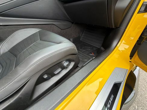 Used 2025 Chevrolet Corvette Z06 w/ Stealth Interior Trim Package RWD image 19