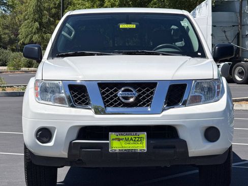 Used 2019 Nissan Frontier SV RWD image 6