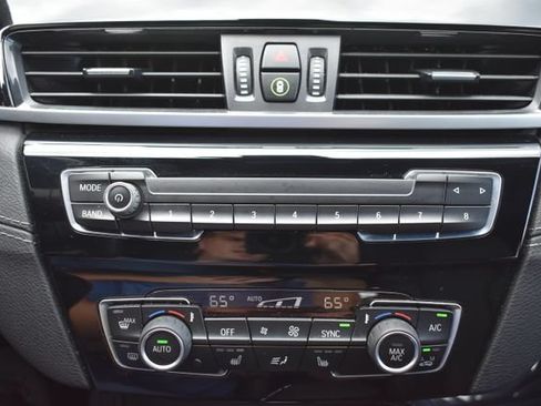 Used 2020 BMW X1 xDrive28i w/ Convenience Package AWD/4WD image 25