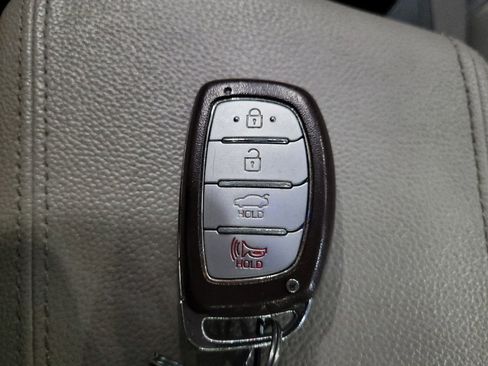 Used 2016 Hyundai Sonata Limited w/ Option Group 05 FWD image 32