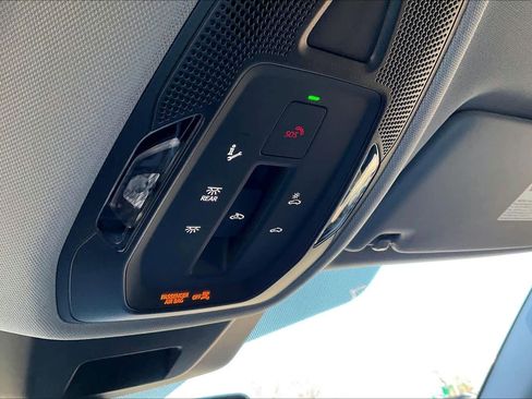 Certified 2025 Audi Q5 Prestige image 32