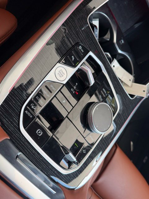 Used 2026 BMW X7 xDrive40i w/ M Sport Package AWD/4WD image 13