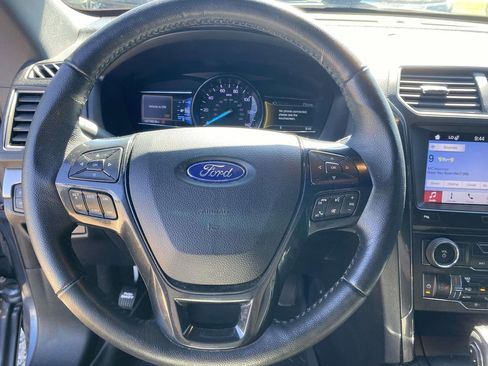 Used 2018 Ford Explorer XLT w/ Equipment Group 202A image 19