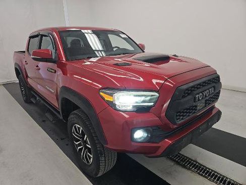 Used 2021 Toyota Tacoma TRD Sport image 3