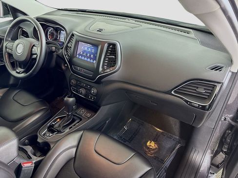 Used 2020 Jeep Cherokee Latitude Plus image 30