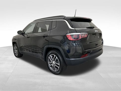 Used 2017 Jeep Compass Latitude w/ Popular Equipment Group image 3