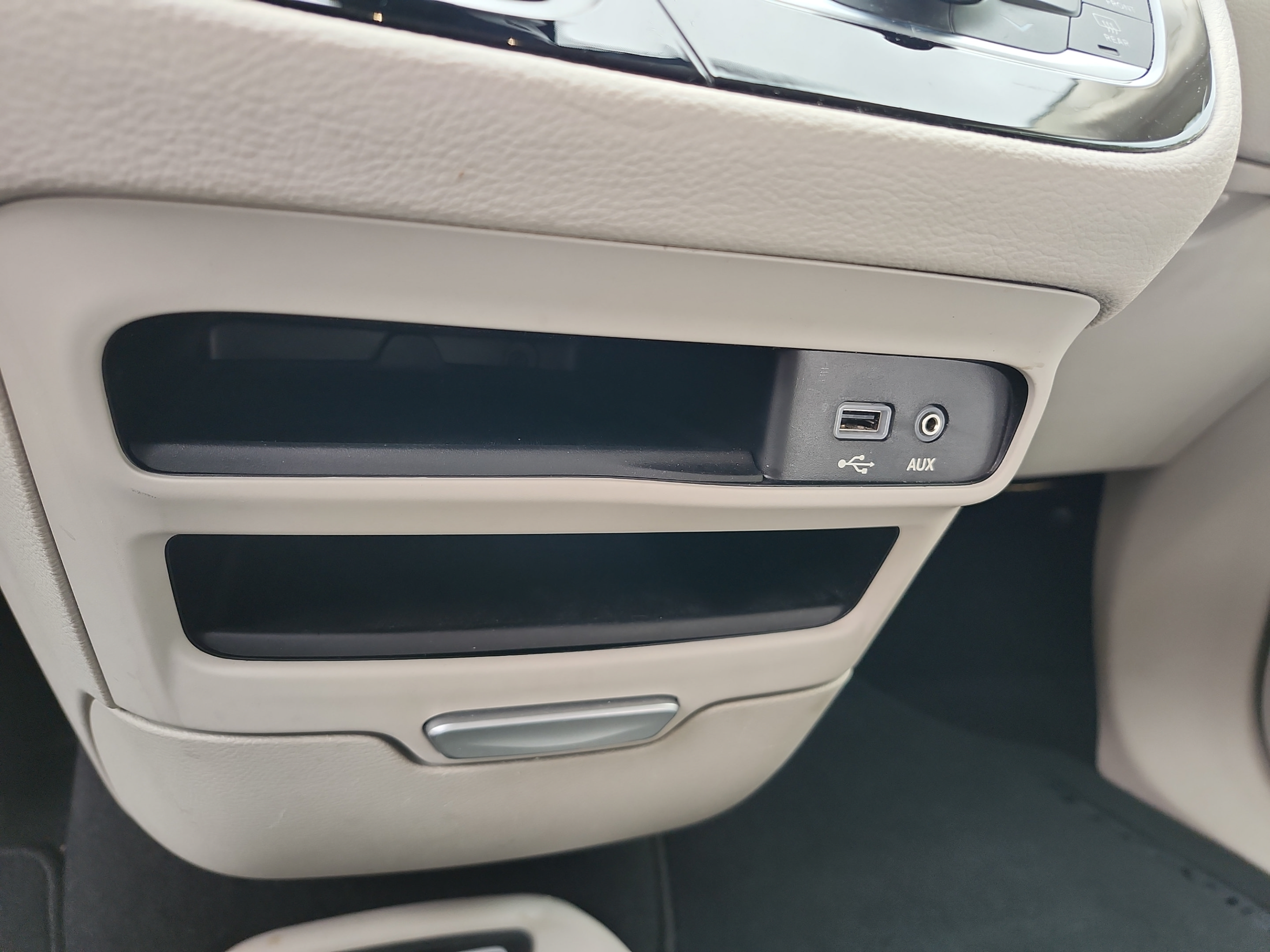 Used 2017 Chrysler Pacifica Limited FWD image 27